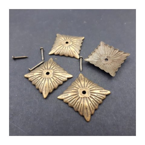 Element dekoracyjny kwadrat z gwoździem -kpl. 4szt