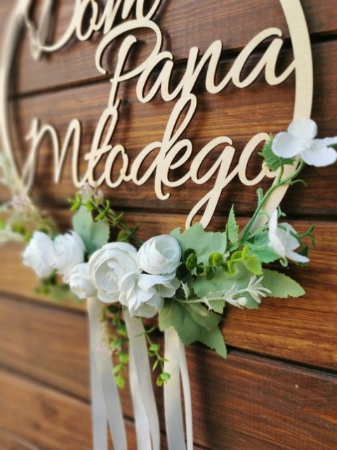 Wianki na drzwi Dom Panny Młodej Dom Pana Młodego z kwiatami koloru złamanej bieli- komplet 2 szt