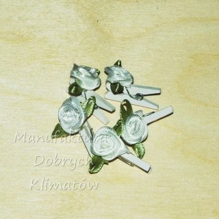 MDK różyczki atłasowe na spinaczu 5szt śr, ok, 1,5cm (3915)